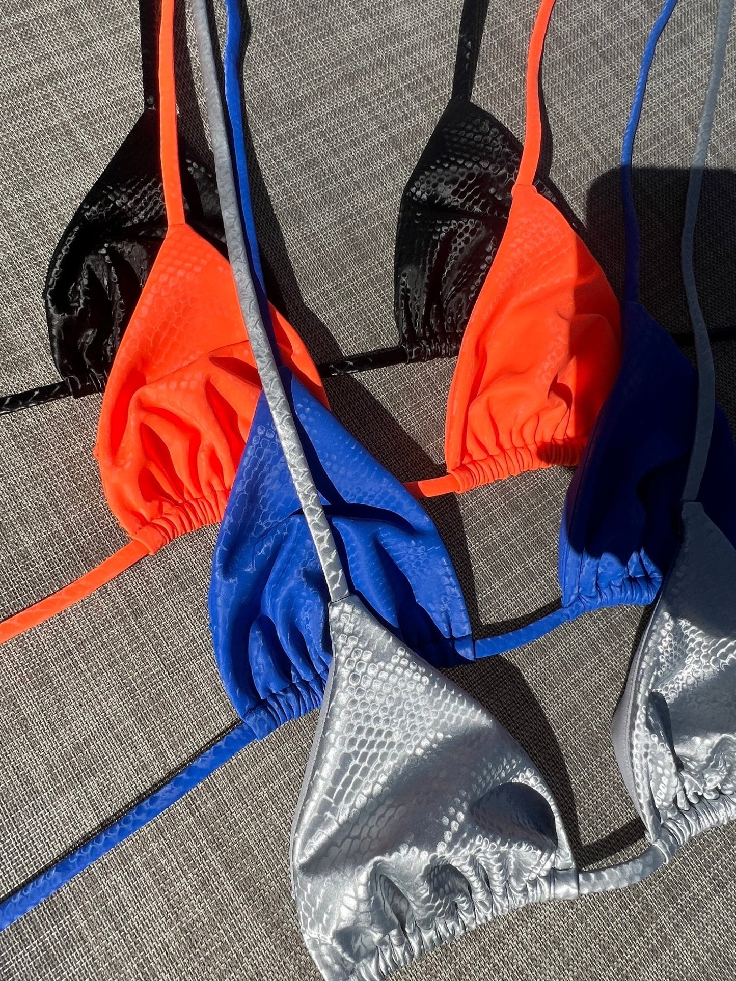 SLYTHER TRIANGLE SILVER - Berry Beachy Swimwear